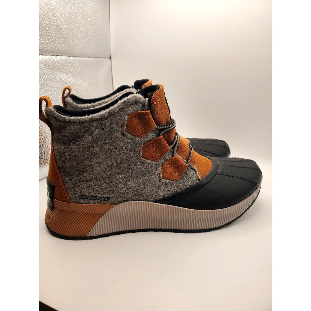 Sorel Out N About III Classic Waterproof Boots - Grey/Tan - Size 8.5 - Like New! - Picture 3 of 12